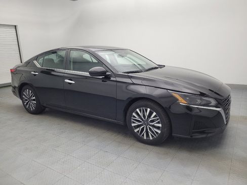 Used 2023 Nissan Altima 2.5 SV image 11