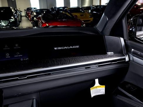 Used 2025 Cadillac Escalade V image 32
