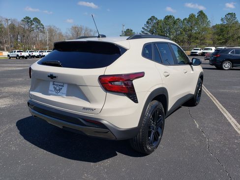 New 2026 Chevrolet Trax ACTIV image 3