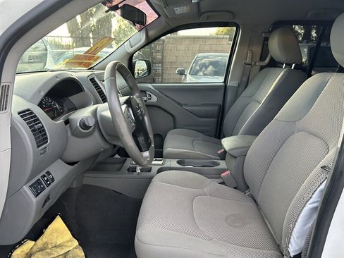 Used 2019 Nissan Frontier SV image 30