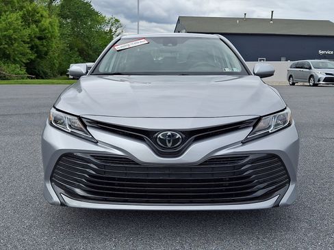 Used 2019 Toyota Camry LE FWD image 2