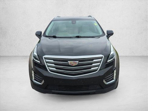 Used 2018 Cadillac XT5 Premium Luxury FWD image 2