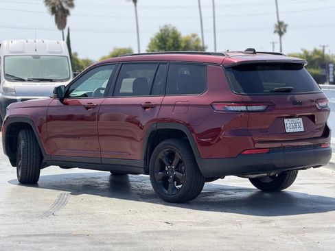 Used 2023 Jeep Grand Cherokee L Laredo AWD/4WD image 3