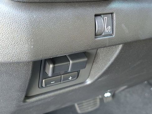 Used 2024 GMC Canyon Elevation w/ Convenience Package image 18