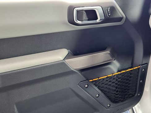 Used 2023 Ford Bronco Badlands image 16