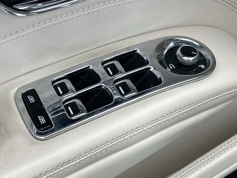 Used 2016 Bentley Mulsanne image 23