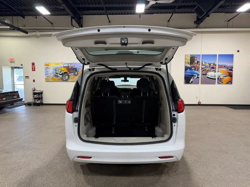 Used 2020 Chrysler Voyager LX FWD image 52