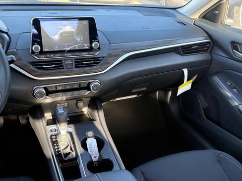 New 2025 Nissan Altima 2.5 SV image 11