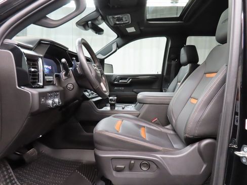 Used 2024 GMC Sierra 1500 AT4 w/ Technology Package image 9