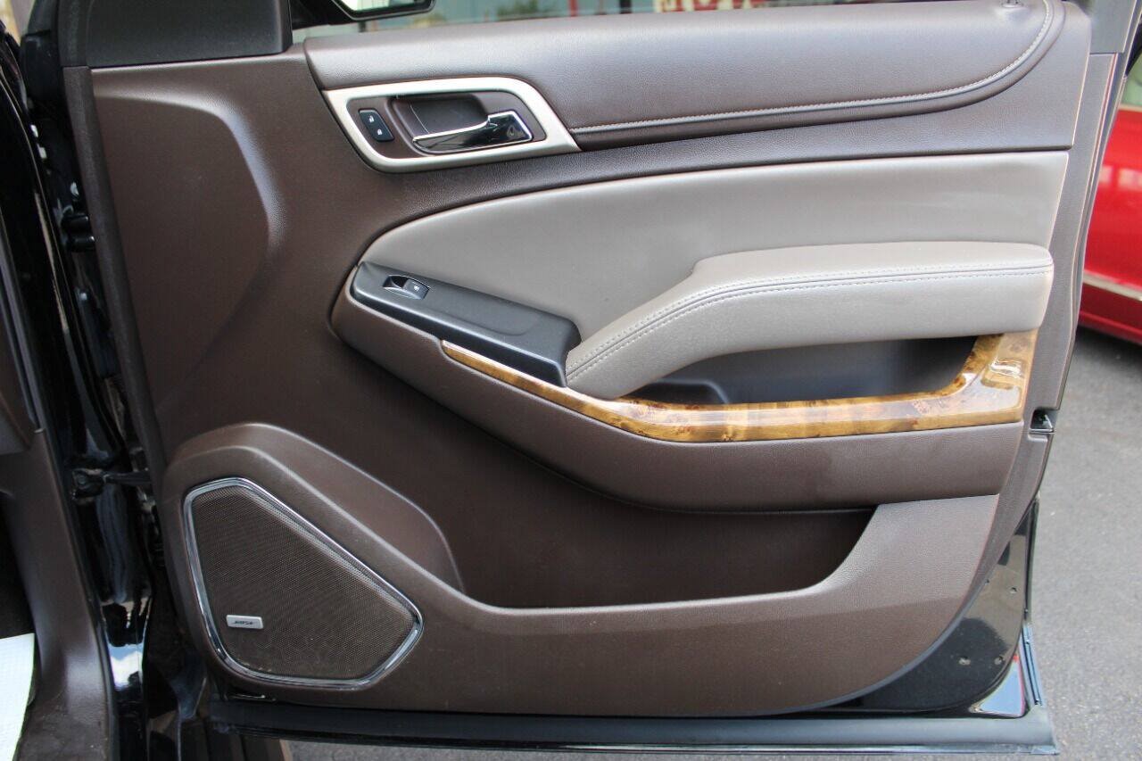 Used 2016 GMC Yukon XL Denali w/ Open Road Package AWD/4WD image 10