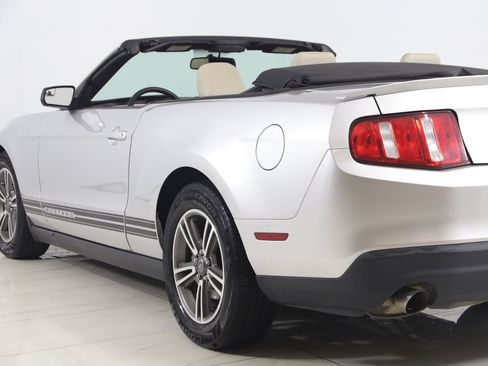 Used 2011 Ford Mustang Premium w/ 201A Rapid Spec Order Code RWD image 21