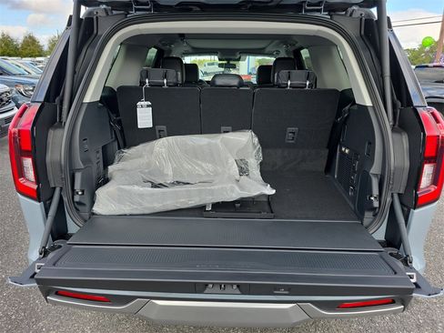 New 2025 Ford Expedition Platinum w/ Driver's Package image 37