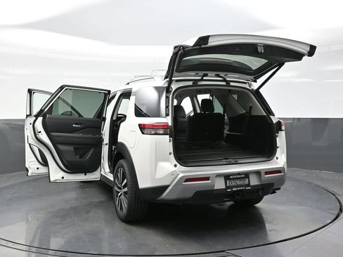 Used 2023 Nissan Pathfinder Platinum AWD/4WD image 53