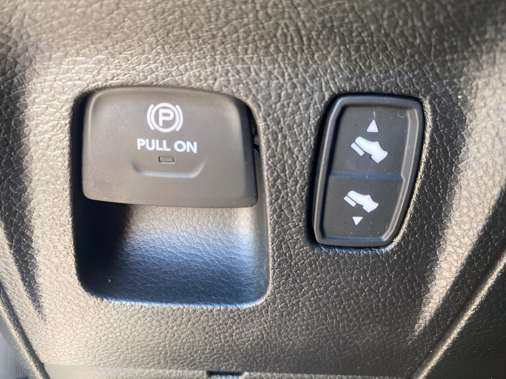 Used 2025 RAM 1500 Big Horn AWD/4WD image 18