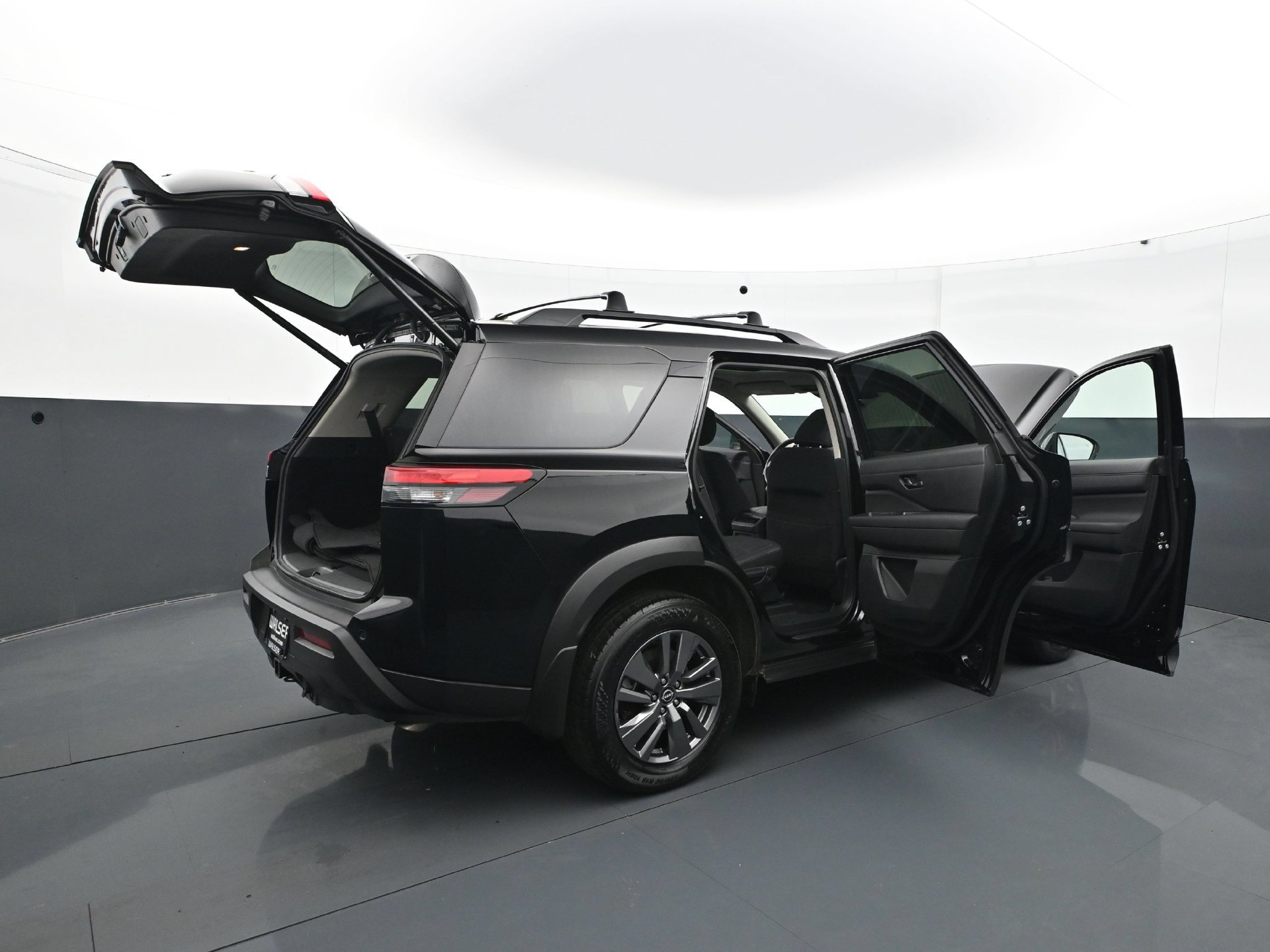 Used 2025 Nissan Pathfinder SV w/ SV Premium Package AWD/4WD image 37