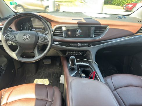Used 2019 Buick Enclave Avenir w/ Avenir Technology Package AWD/4WD image 5