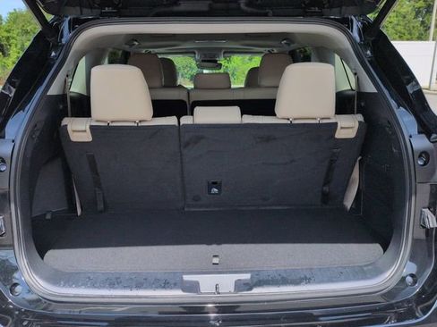 Used 2023 Toyota Highlander XLE FWD image 13