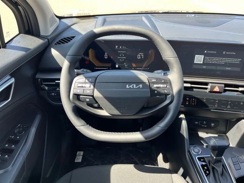 New 2026 Kia Sportage LX FWD image 8