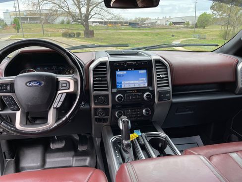 Used 2018 Ford F150 Platinum w/ Equipment Group 701A Luxury image 12