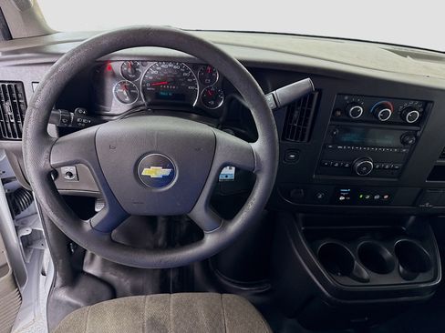 Used 2021 Chevrolet Express 2500 RWD image 15