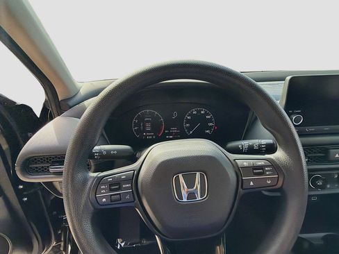 Certified 2024 Honda HR-V LX image 11