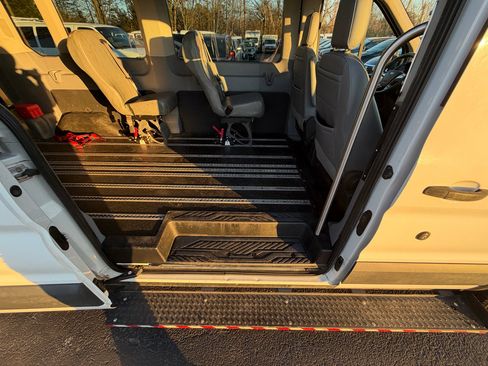 Used 2017 Ford Transit 350 XL RWD image 26