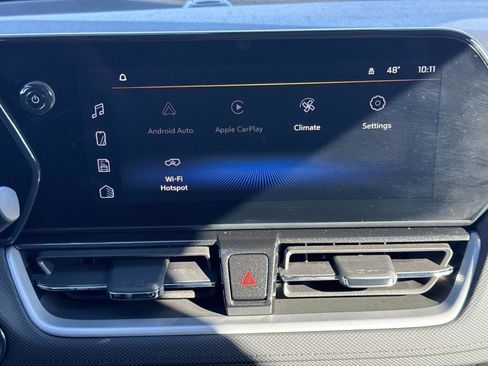 Used 2025 Chevrolet TrailBlazer LT w/ Convenience Package image 3