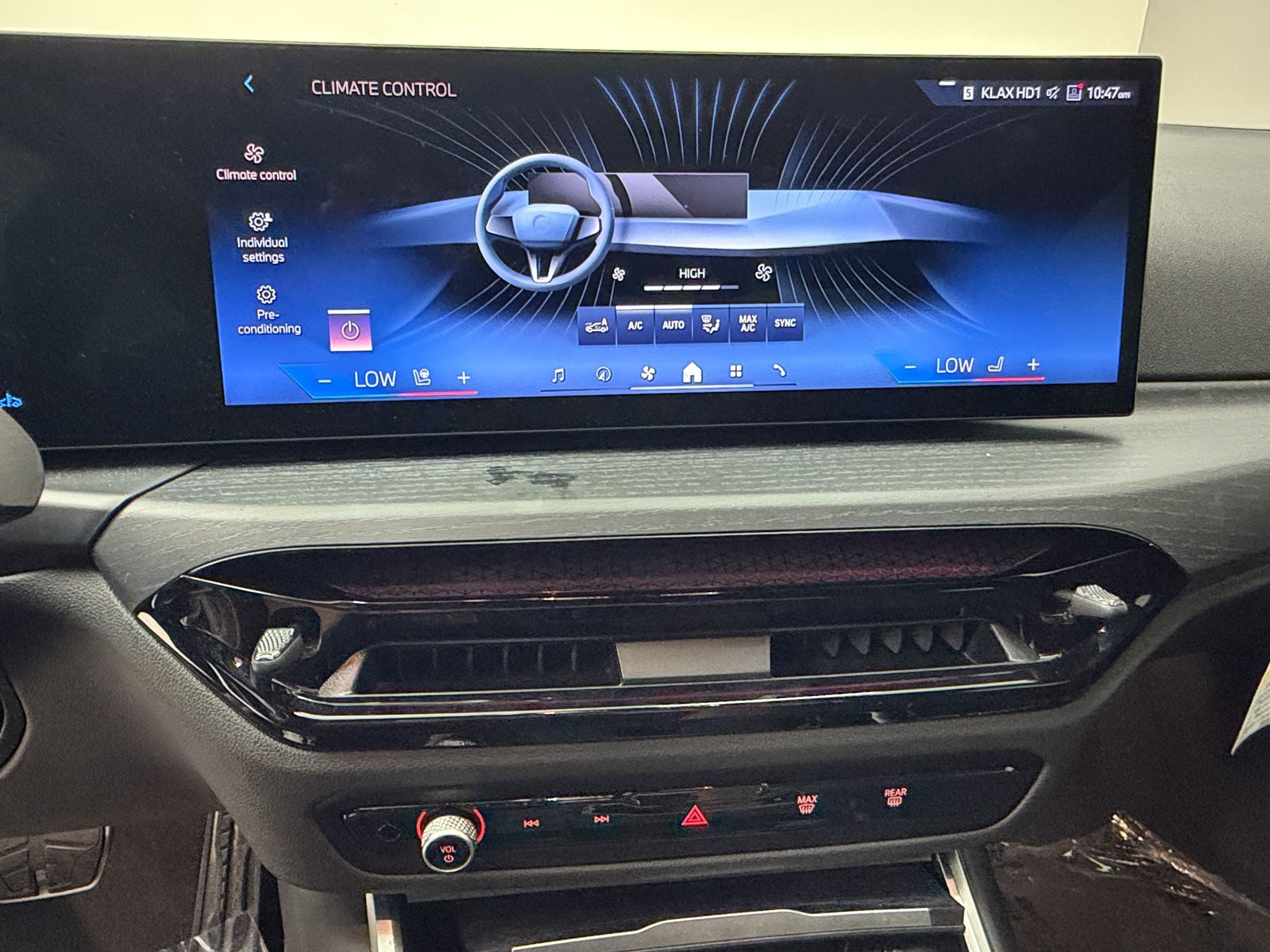 Used 2026 BMW 330i Sedan w/ M Sport Package RWD image 21