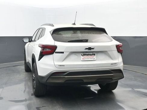 Used 2025 Chevrolet Trax ACTIV w/ Driver Confidence Package image 4