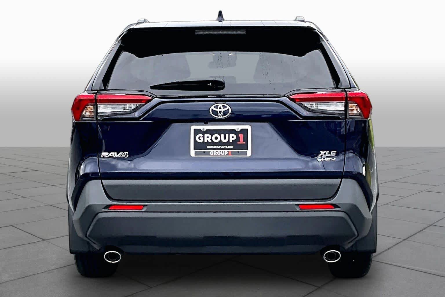 Used 2025 Toyota RAV4 XLE Premium w/ Weather Package AWD/4WD image 5