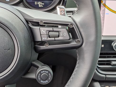 Certified 2025 Porsche Macan Turbo AWD/4WD image 10