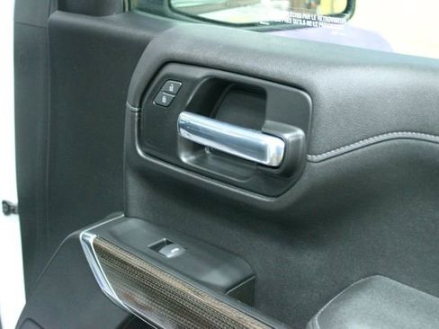 Used 2020 Chevrolet Silverado 1500 LT Trail Boss AWD/4WD image 11