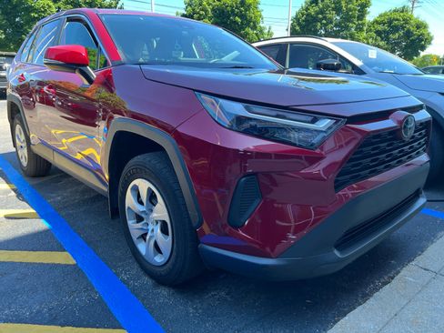 Used 2023 Toyota RAV4 LE AWD/4WD image 17