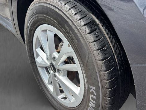 Used 2022 Kia Carnival LX FWD image 50