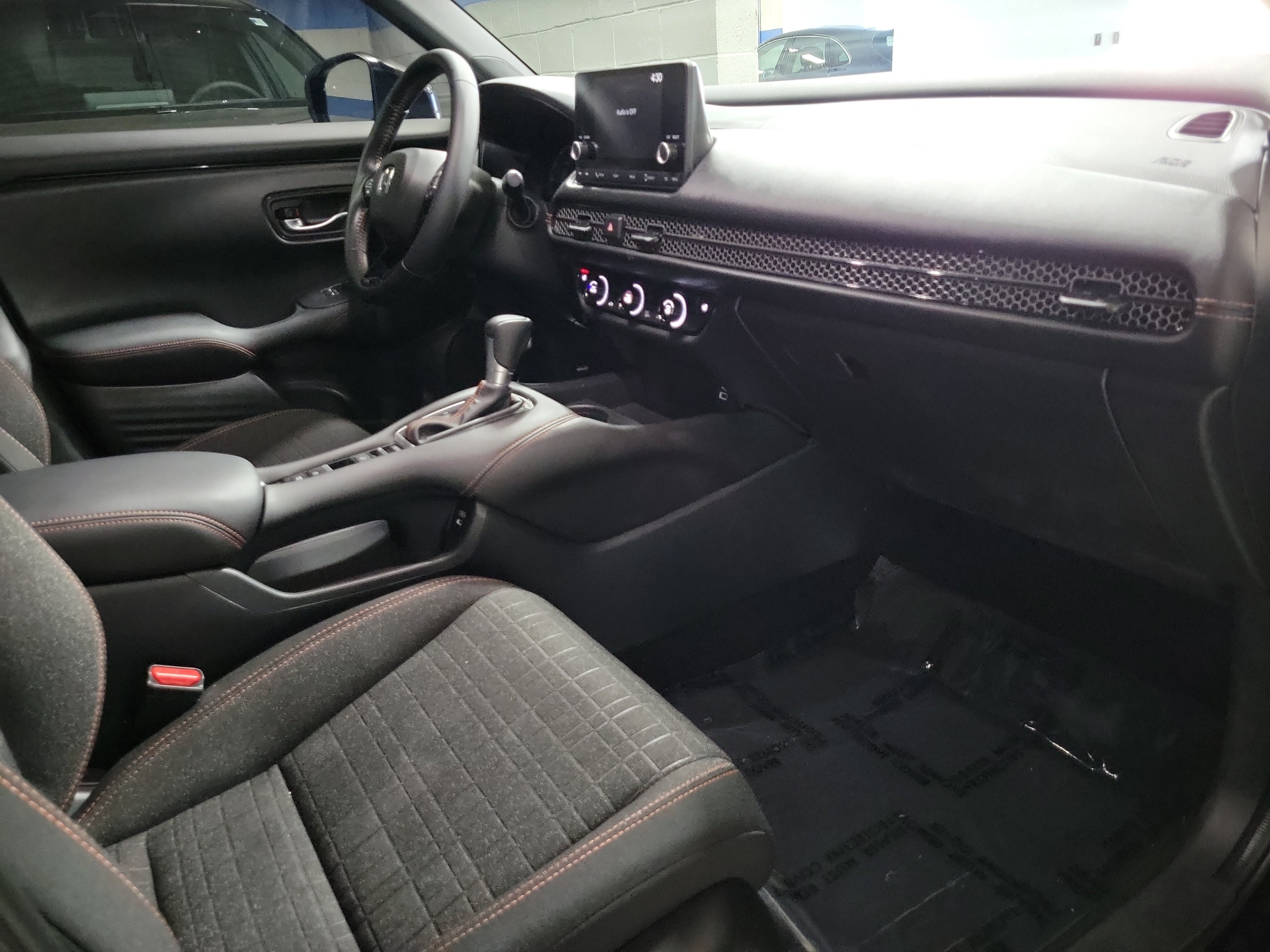 Certified 2025 Honda HR-V Sport image 9