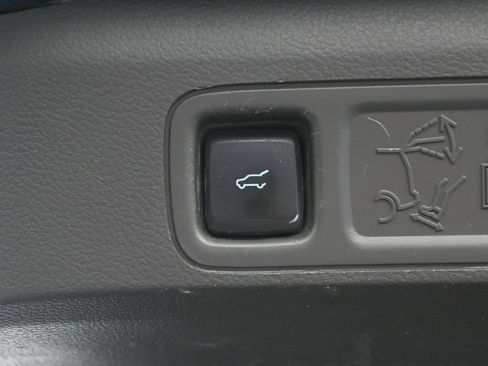 Used 2019 Ford Expedition XLT w/ Equipment Group 202A RWD image 41