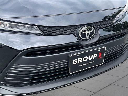 Used 2026 Toyota Corolla LE w/ LE Premium Package FWD image 28