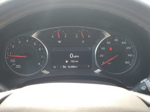 Used 2024 GMC Terrain SLT FWD image 25