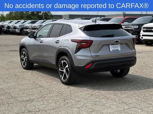 Certified 2024 Chevrolet Trax RS w/ Driver Confidence Package FWD image 3