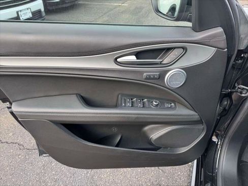 Used 2023 Alfa Romeo Stelvio Veloce image 15