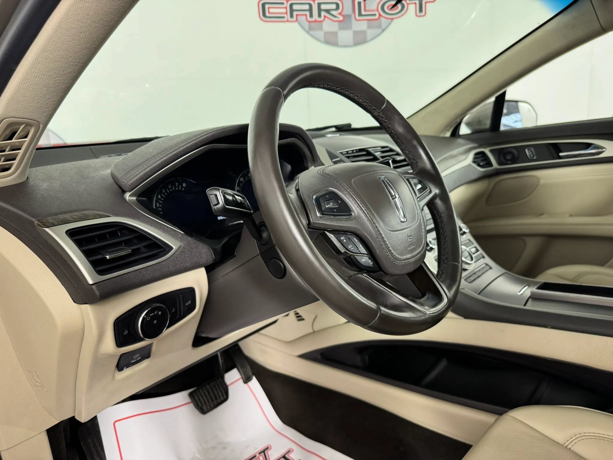 Used 2020 Lincoln MKZ Reserve FWD image 10