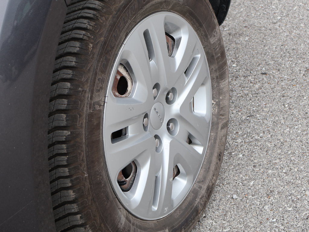 Used 2019 Dodge Journey SE w/ Premium Group FWD image 39
