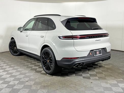 New 2026 Porsche Cayenne image 3