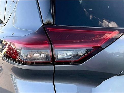 Certified 2025 Nissan Rogue Platinum w/ Platinum Premium Package image 28