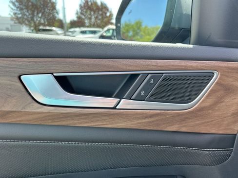 New 2026 Volkswagen Atlas SE FWD image 18