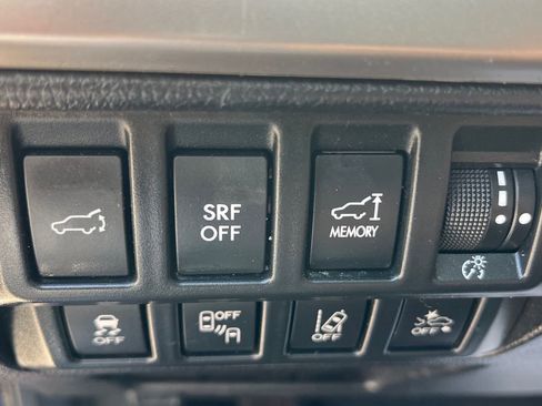 Used 2017 Subaru Outback 3.6R Touring w/ Popular Package #5A AWD/4WD image 16