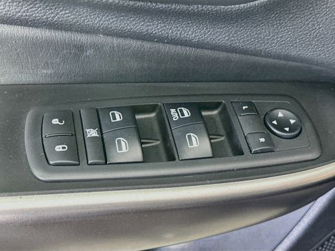 Used 2019 Jeep Cherokee Latitude w/ Popular Appearance Group FWD image 15