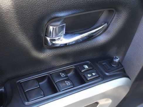 Used 2019 Nissan Titan SV w/ SV Convenience Package image 20