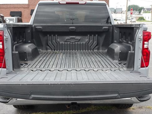 Used 2024 Chevrolet Silverado 1500 LT AWD/4WD image 12