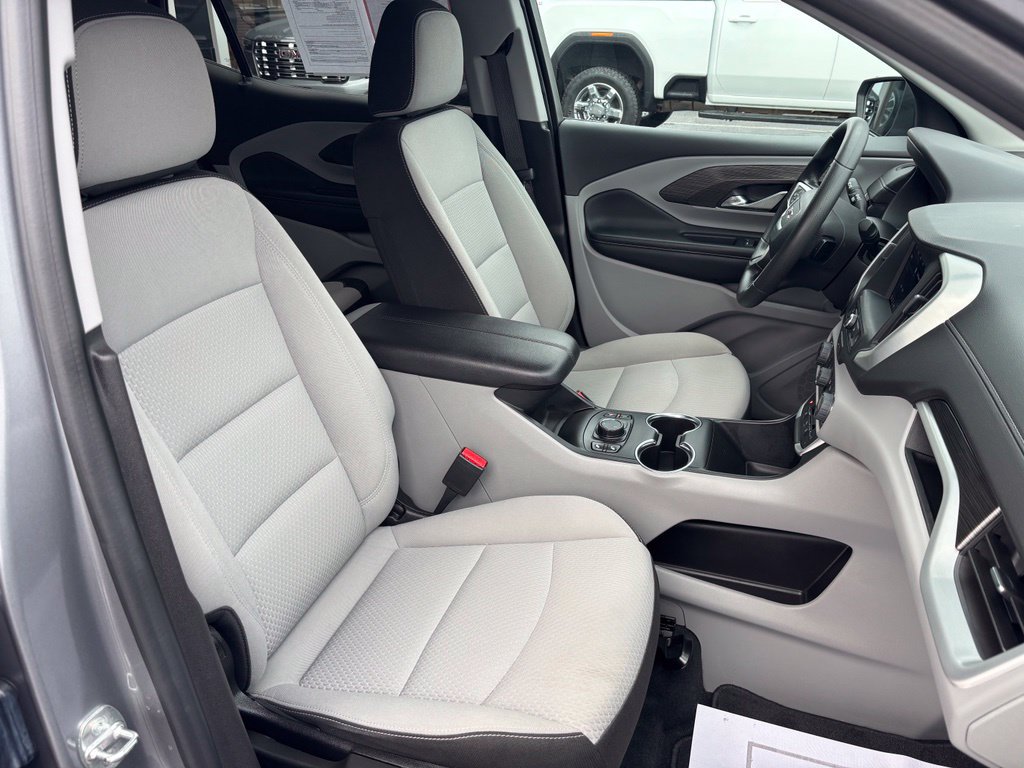 Used 2024 GMC Terrain SLE w/ Driver Convenience Package AWD/4WD image 16